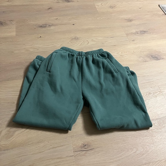 Green sweatpants - Picture 3 of 3